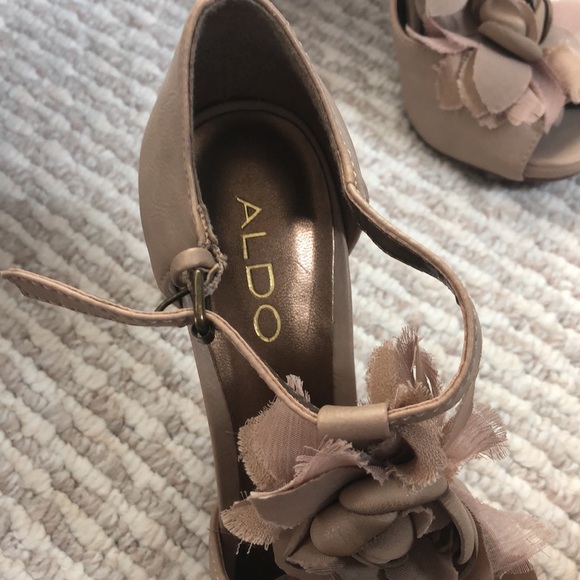Aldo Flower Heels Size 6 - Picture 5 of 6